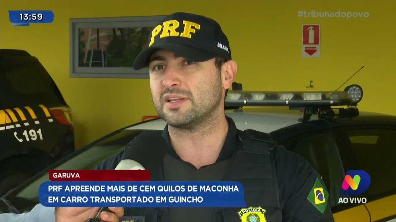 Garuva: PRF apreende mais de cem quilos de maconha em carro transportado em guincho