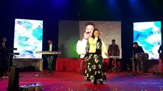 Sarika oberoi performing in a grand wedding