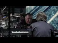 Download Lagu Parni Valjak - 700 milja od kuće (Live in Pula)