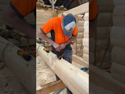 Torbjørn working on a log cabin 🪓 #logcabin #traditional