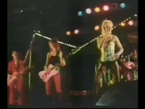 Download MP3 THE RUNAWAYS - CHERRY BOMB live in Japan 1977 (higher quality)