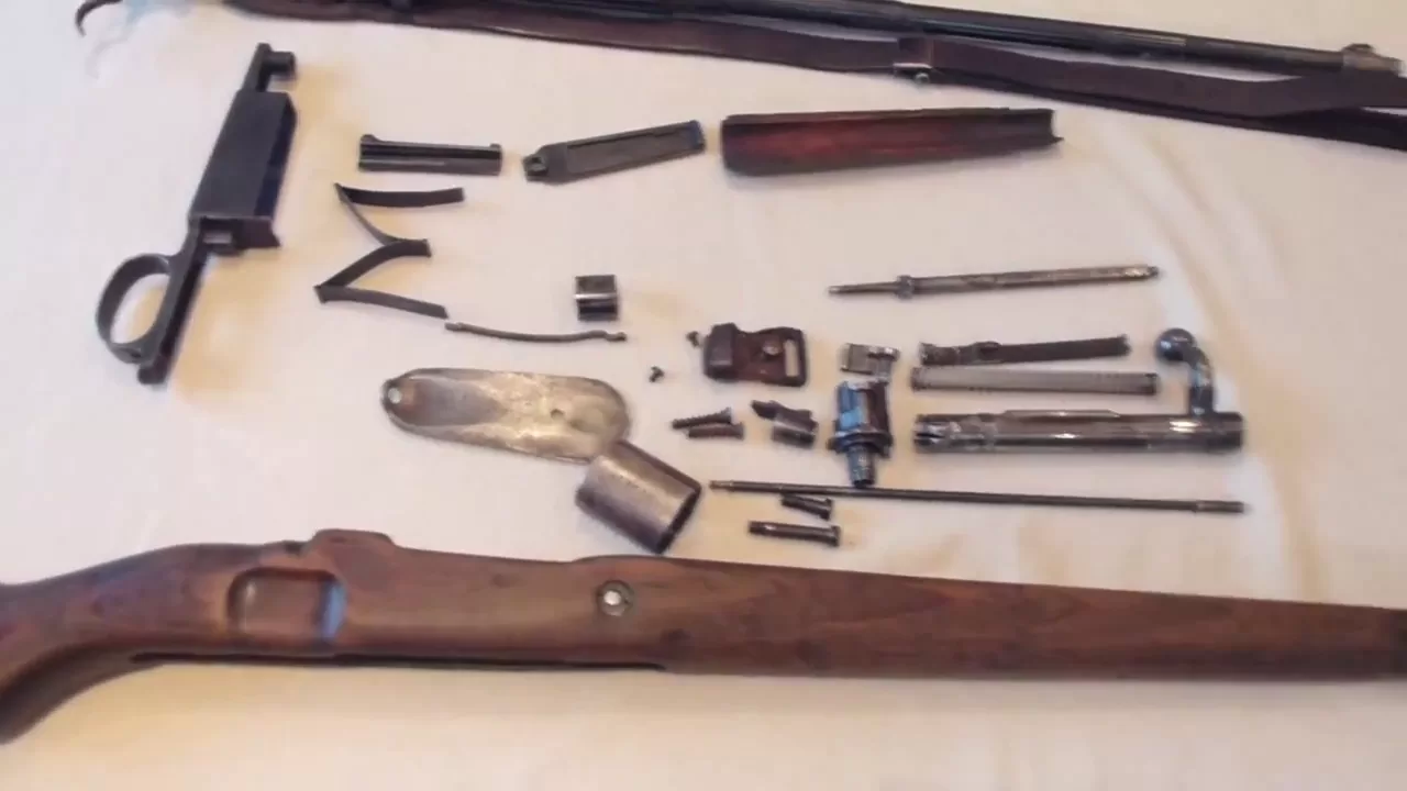 How to disassemble a ww2 German K98K Mauser rifle (field strip) (deactivated)