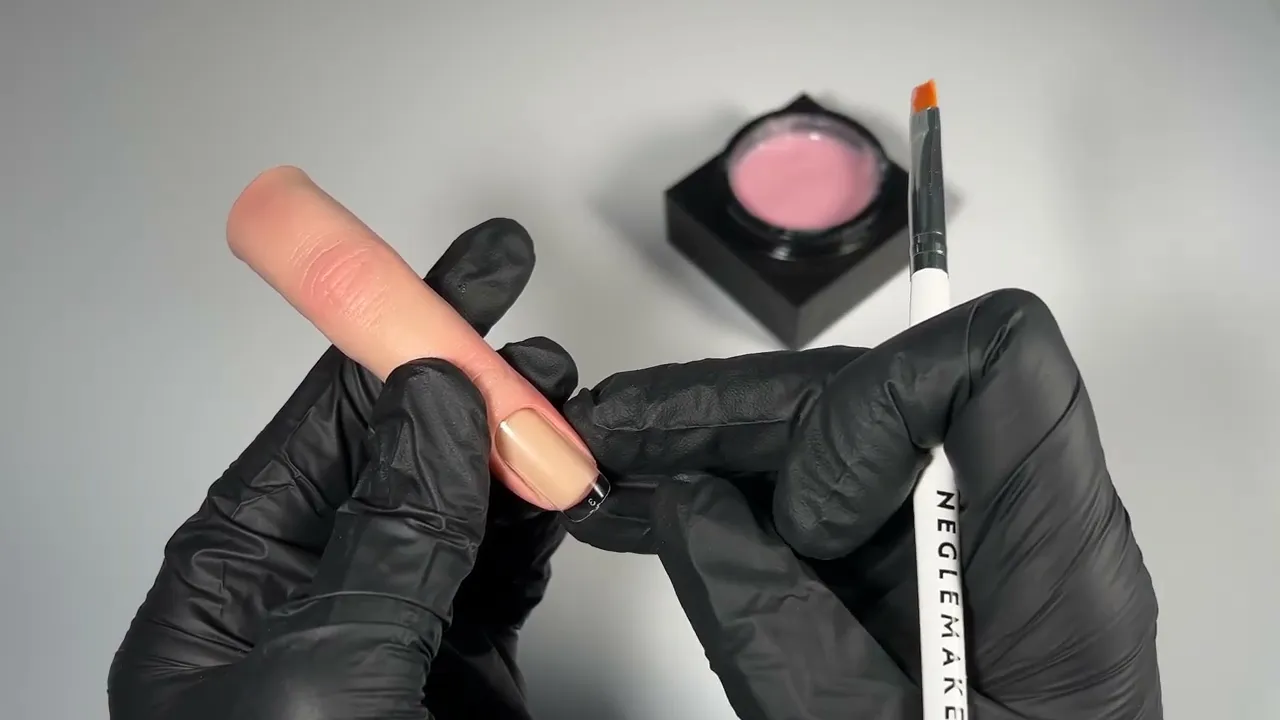 En introduksjonsvideo til Professional Builder Gel