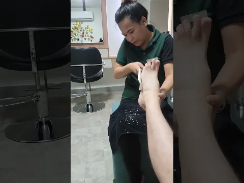 Download MP3 Filipina devirginizes American with first ever foot spa treatment!  #shorts #spa #love #philippines