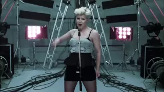 Robyn - Dancing On My Own