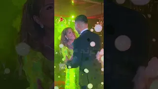 الفنانه القديره  صابرين تفاجئ ابنها بأغنية مخصوصة بحفل زفافه      دندنها