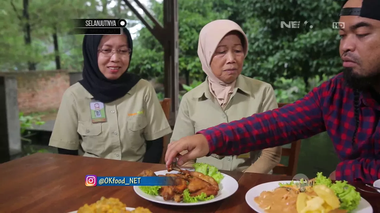 CARA MEMBUAT SROTO / SOTO SOKARAJA ASLI KHAS BANYUMAS ALA DAMMAR'S KITCHEN Hai semua ketemu lagi di . 