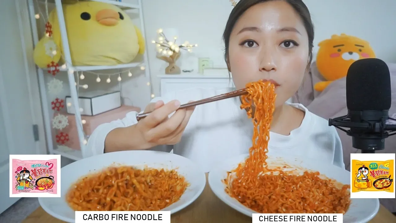 Carbo Fire Noodles vs. Cheese Fire noodles Mukbang! (,!)