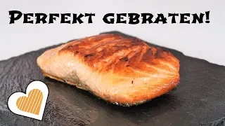 Lachs mit Haut in der Pfanne braten mit einer Senf-Butter Soßee. Eine tolle Idee für Abendessen. Lac. 