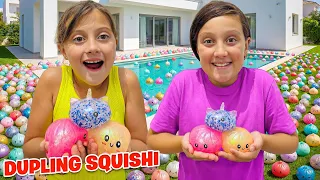 NOEMI GINNASTA HA APERTO TUTTI I DUPLING SQUISHI NASCOSTI DA PAPÀ SALVO!