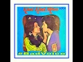Download Lagu Aaye Lo Pyaar Ke Din.Khel Khel Mein1975.Kishore Kumar.Asha Bhosle.R D Burman Gulshan B.Rishi K.Neetu