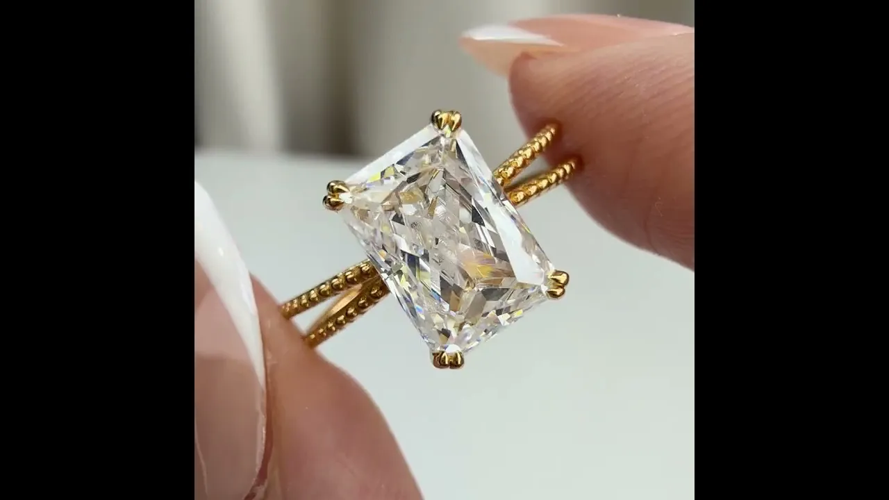 Callie丨1CT Radiant Cut Lab Diamond Milgrain Hidden Halo Engagement Ring