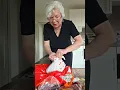 Download Lagu باز کردن بسته مهناز از لندن 📦 و گپی با شما در باره دیدار امروزمون با نانسی و فرید همراه با ... ☕️🍪