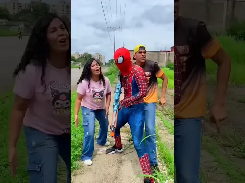 ATACA A VENOM EN LA MONTAÑA