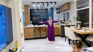 جوله في شقتي يوم الجمعه وجوله في التلاجه والهدايا اللي جتلي فجأه مكانتش ع البال ولا ع الخاطر 