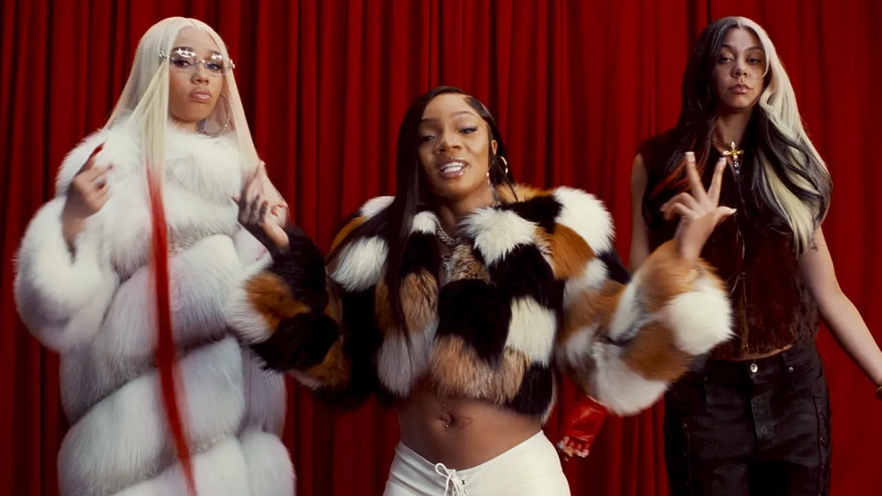 Anycia feat. GloRilla & KARRAHBOOO - NEVER NEED (Official Music Video) Anycia feat. GloRilla & KARRAHBOOO - NEVER NEED (Official Music Video)