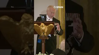 الملك تشارلز الثالث يهنئ ترامب في مأدبة عشاء رسمية دندنها