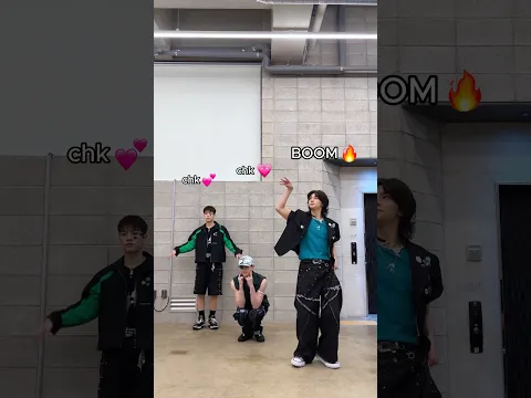 Seungmin, Bang Chan, Hyunjin chk chk BOOM
