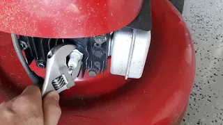 How to Replace the Spark Plug on a Craftsman Lawn Mower