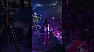 احنا اللي الدنيا بتتهد وترقص على خطوتنا  مع احلى چمهور چمهور بلادي تونس نحبكم برشا   يا ليالي  قرطاچ دندنها