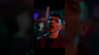 ومعي خلي كل متغاظ مني عشان المطفي به تولع دندنها