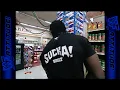 Download Lagu Stone Cold en Booker T. vechten in supermarkt | SmackDown! (2001)
