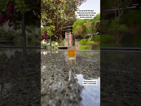 Di luar sana face mist itu setelah disemprot langsung menguap dan dingin, itu mengandung alkohol.