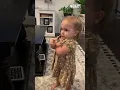 Download Lagu Gadis kecil itu berdebat tanpa mengatakan sepatah kata pun