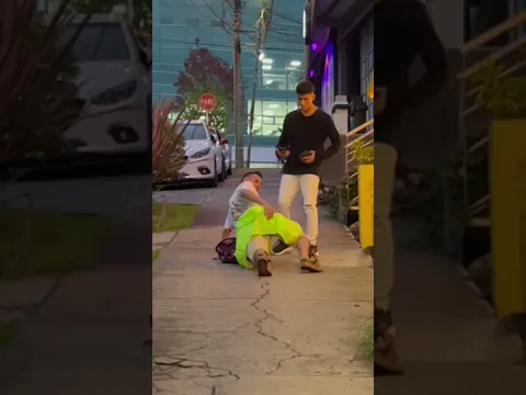 Jaja cuánto le calificas al baile? 😂¡Espera el final! 😱 #viral #robo #humor #camaraoculta