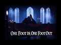 Lagu Stitches - One Foot In, One Foot Out (Officiële muziekvideo)