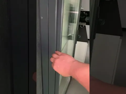 №15 Висувна москітна сітка