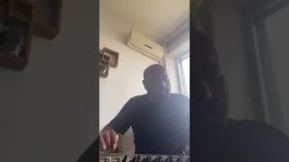قد الحروف    إيتشان دوغان بعزف آلة القانون             دندنها
