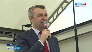 В Омске представили передвижной автоклуб для областных мероприятий