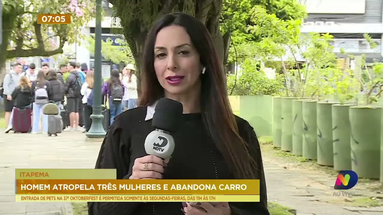 Motorista invade calçada e atropela três mulheres na cidade de Itapema