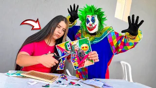 A LARISSA RASGOU AS FOTOS QUE O PALHAÇO DEU PRA ELA E ELE FICOU MUITO BRAVO!!
