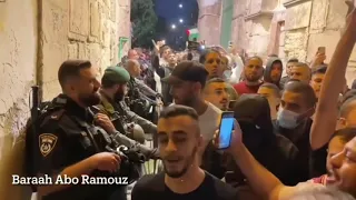 هكذا دخل الفلسطينيون إلي المسجد الأقصى تحت صيحات التكبير بعد وقف اطلاق النار وانتصار المقاومة 