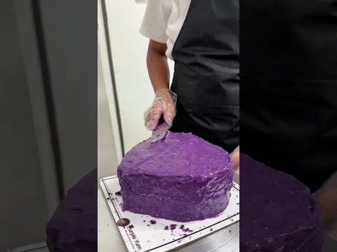 The creamiest cake I’ve ever made! 💜