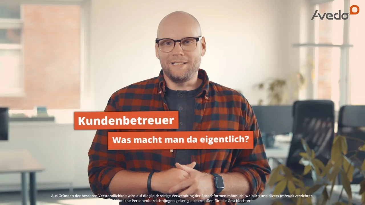 Call Center - Was macht ein Kundenberater? | Avedo Video Cover Bild für Youtube Video mit dem Titel Call Center - Was macht ein Kundenberater? | Avedo