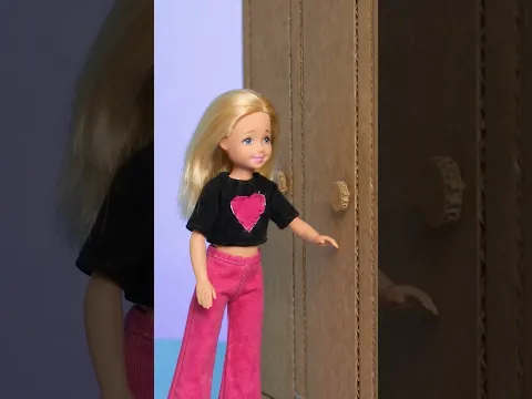 🚪😲 Who’s Behind the Doors? Barbie Is Looking for Dad! 👨 #shorts #kids