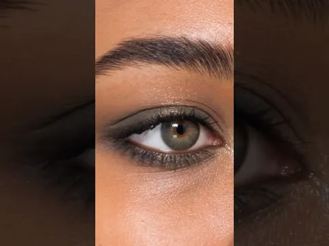 Sultry Enigmatic Olive Eye - minimum effort, maximum effect! 🫒💚 #easy #eyemakeup #lisaeldridge