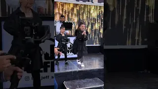 الطفلة التركية فيليز تغني سميني عاشق مجنون اداء مذهل 