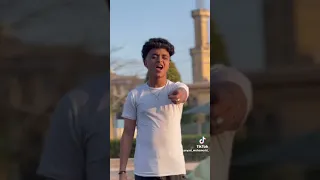 انت قاعد بتحب وهي بتشرب فيب    دندنها