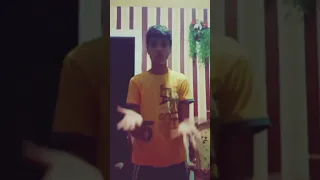 تعالي اقعد خد حجرين 