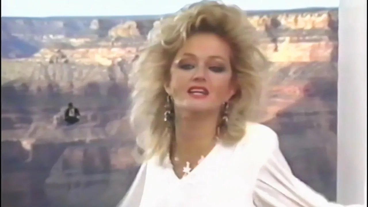 Bonnie Tyler - Holding Out For A Hero (David Copperfield Floating Over the Grand Canyon Edit) HQ