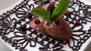 Rezept: http://cuisini-blog.de/toblerone-mousse-3-zutaten-rezept/] - Toblerone Mousse au Chocolat, S. 