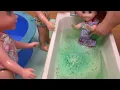 Bath fizz ! Elsa & Anna toddlers - water fun - surprises - Barbie