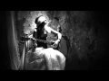 Download Lagu Madrugada - Honey Bee