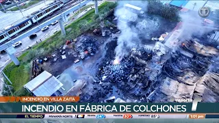 Incendio consume fábrica de colchones en Villa Zaita