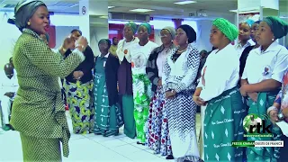 chorale de mamans dans o muana nzambi et esengo eyeyi 2014
