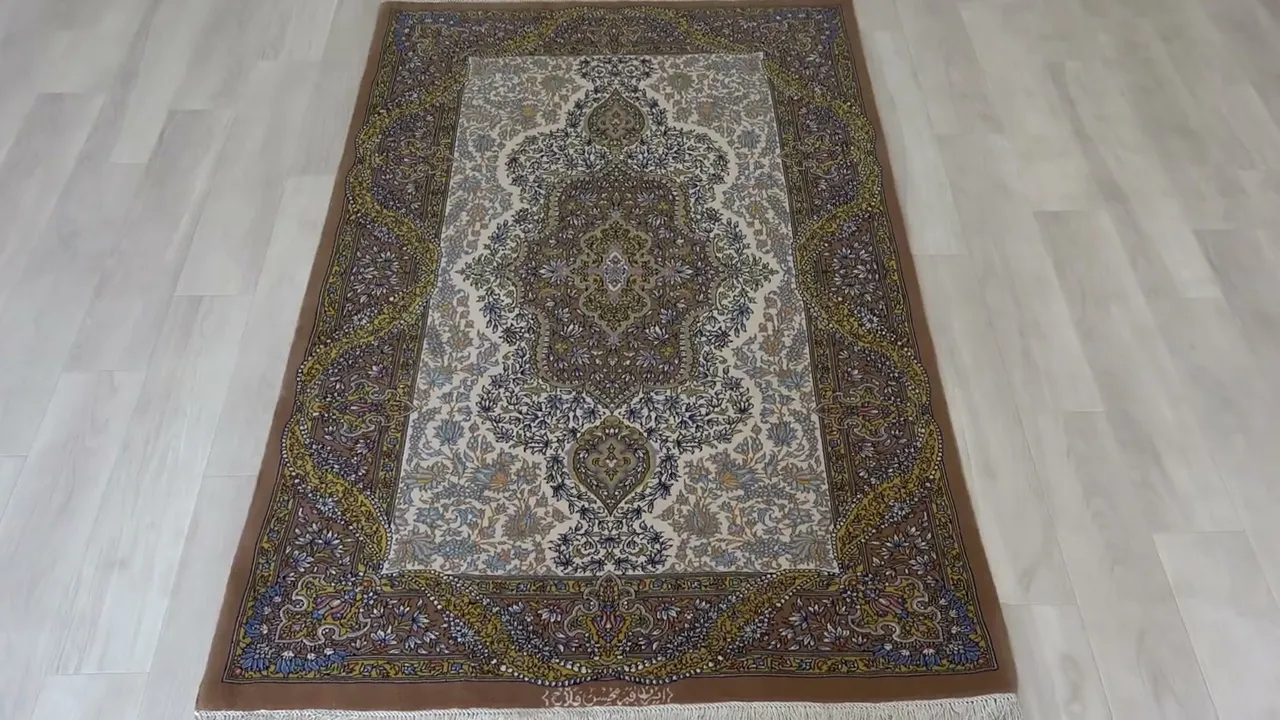 【ファラヒ工房】クム産 シルク＆ウール 100×146cm クリーム×キャメル ID25007